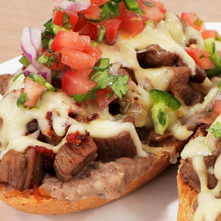 Molletes de Arrachera