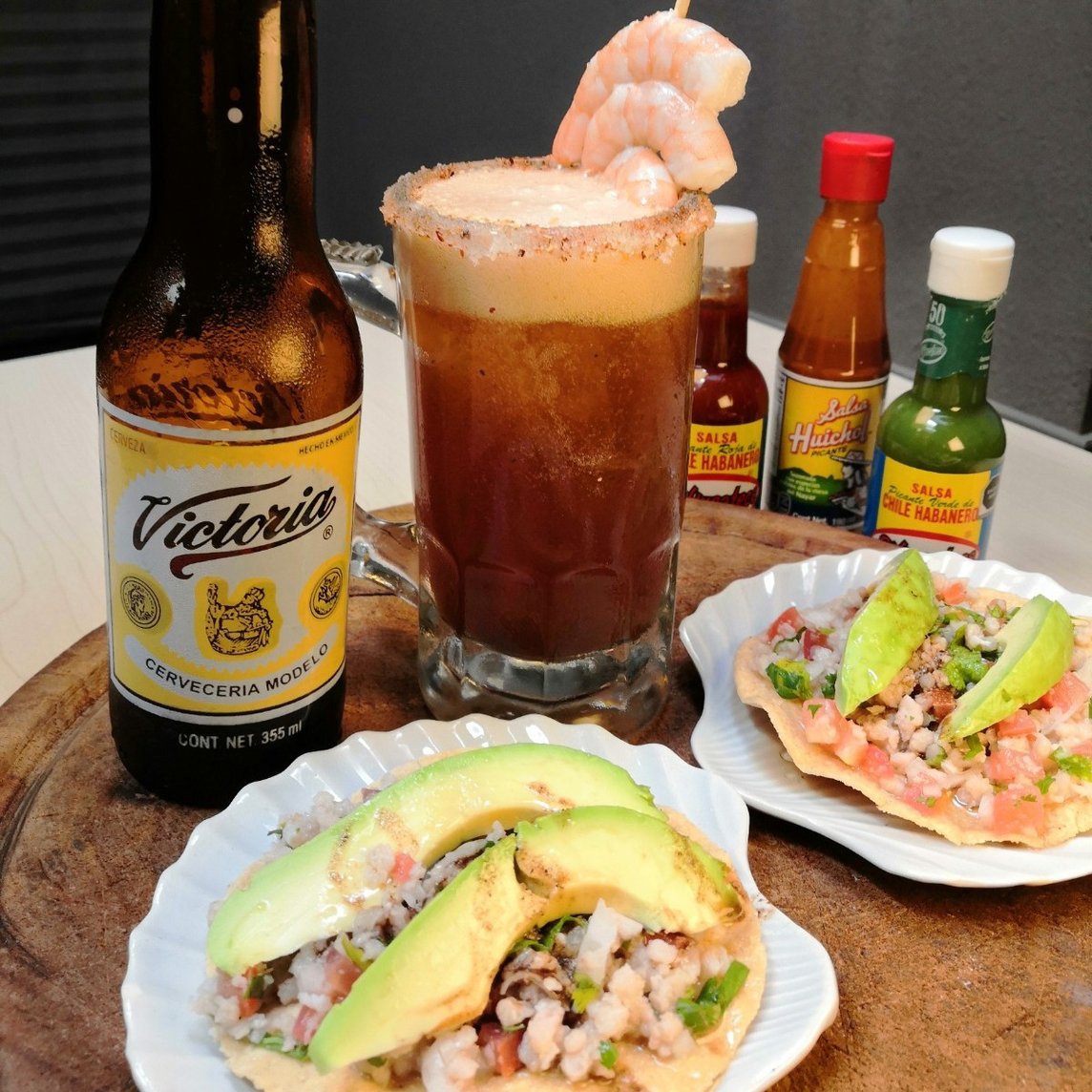 Michelada y 2 Tostadas de Ceviche