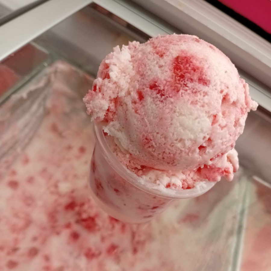 Helado Sencillo Fresas Cn Fresa