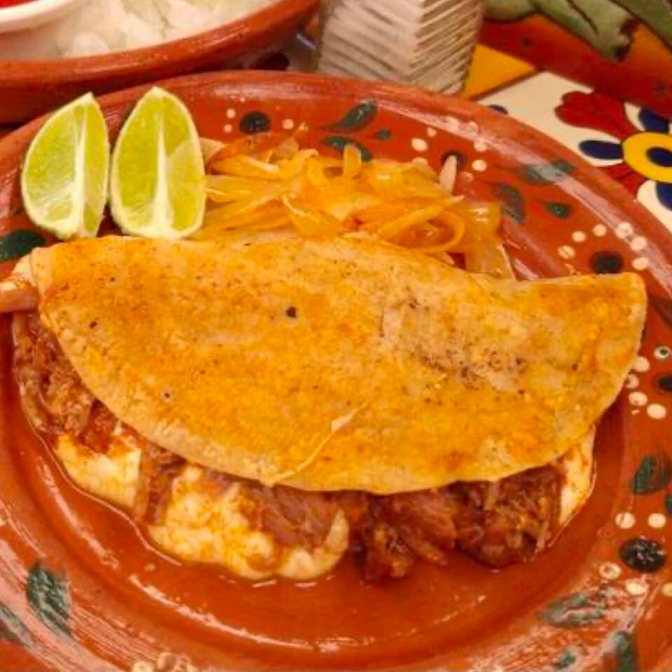 Quesadilla de Barbacoa en Maíz