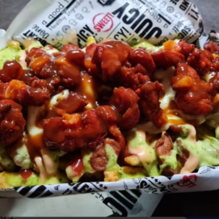 Salchipapa con Costillitas en Combo
