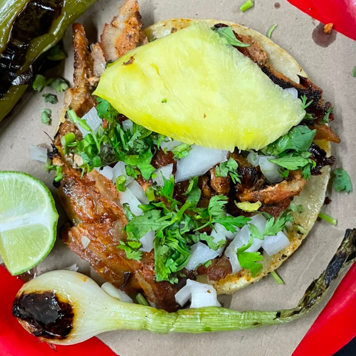3 tacos + Agua de jamiaca