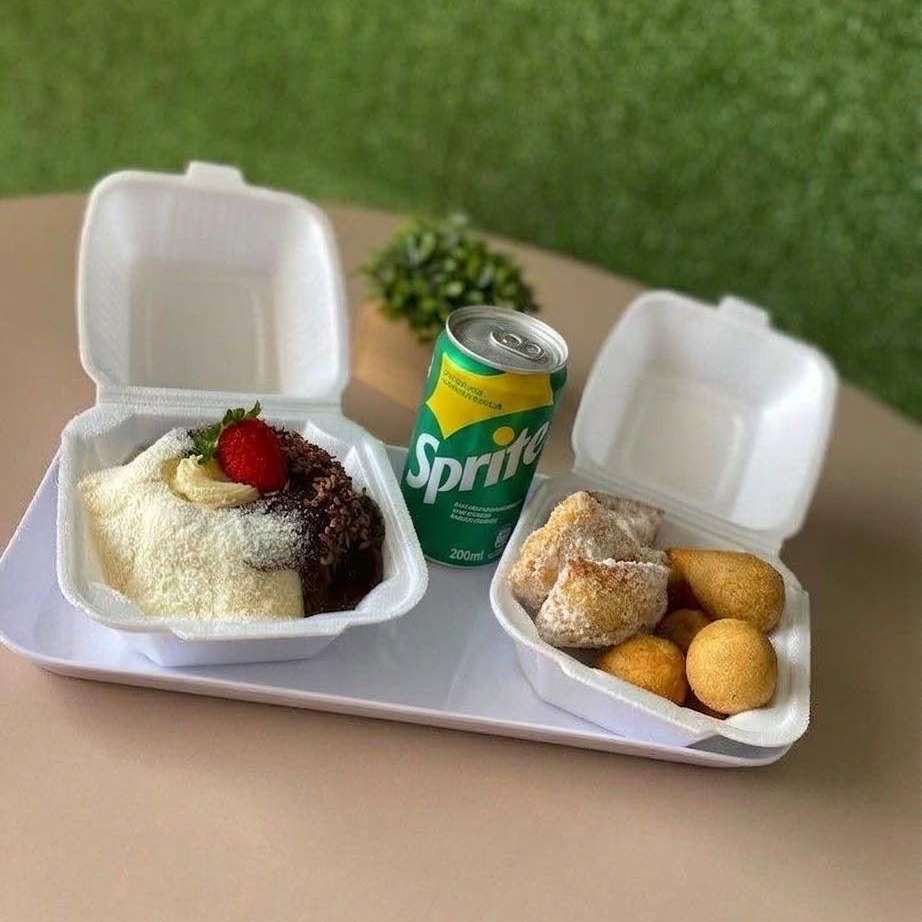 Salgados variados: coxinha, pastel e bolinha de queijo