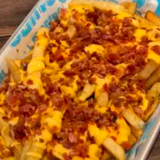 Papas a La Francesa Queso Tocino + Bebida😋😋😋