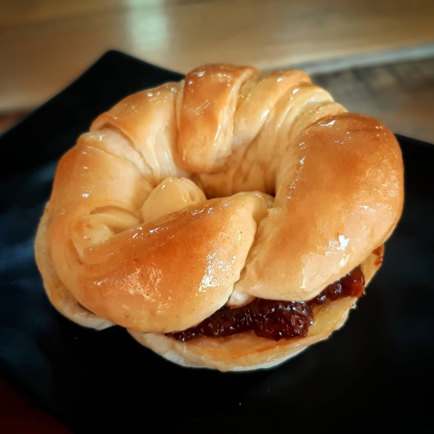 Cuernito con Mermelada de Fresa