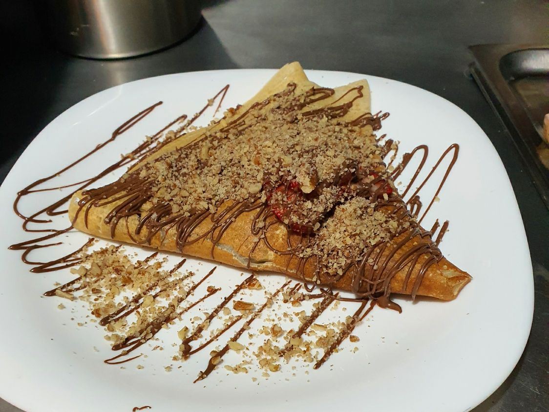 Crepa de Cajeta con Plátano y Nuez