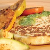 Pechuga a la Parrilla con Queso Asado