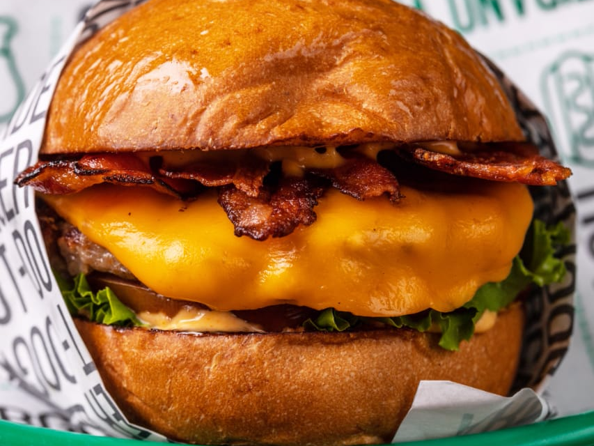 Combo Burger + papas + refersco