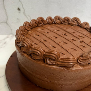Pastel Grande de Chocolate