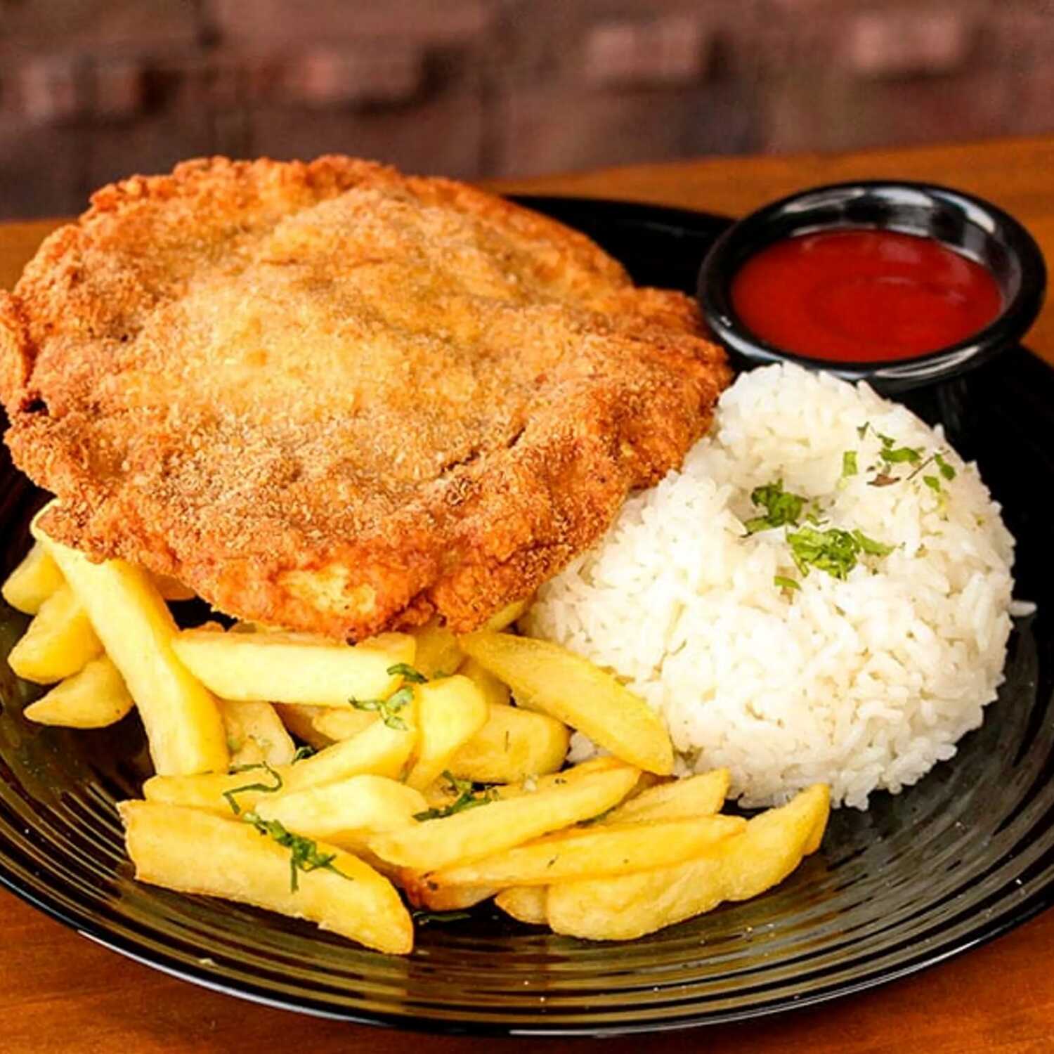 Milanesa de Pollo con Papas Fritas