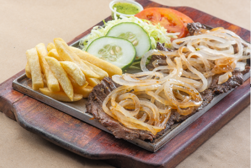 Lomito de Res Encebollado