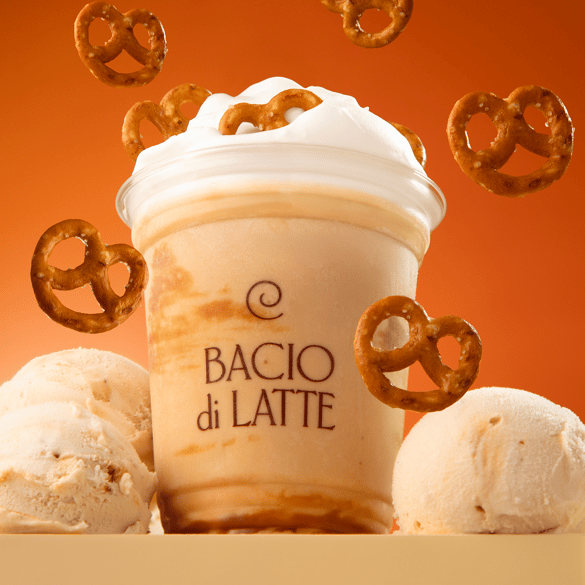 Gelato de pretezels batido com leite, calda de caramelo e finalizado com chantilly e mini pretezels.