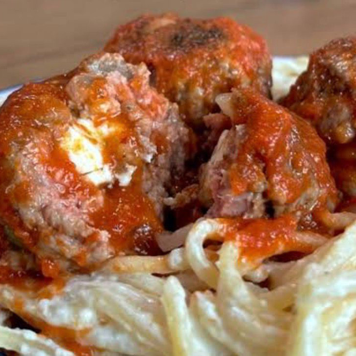 Albóndigas rellenas de queso crema
