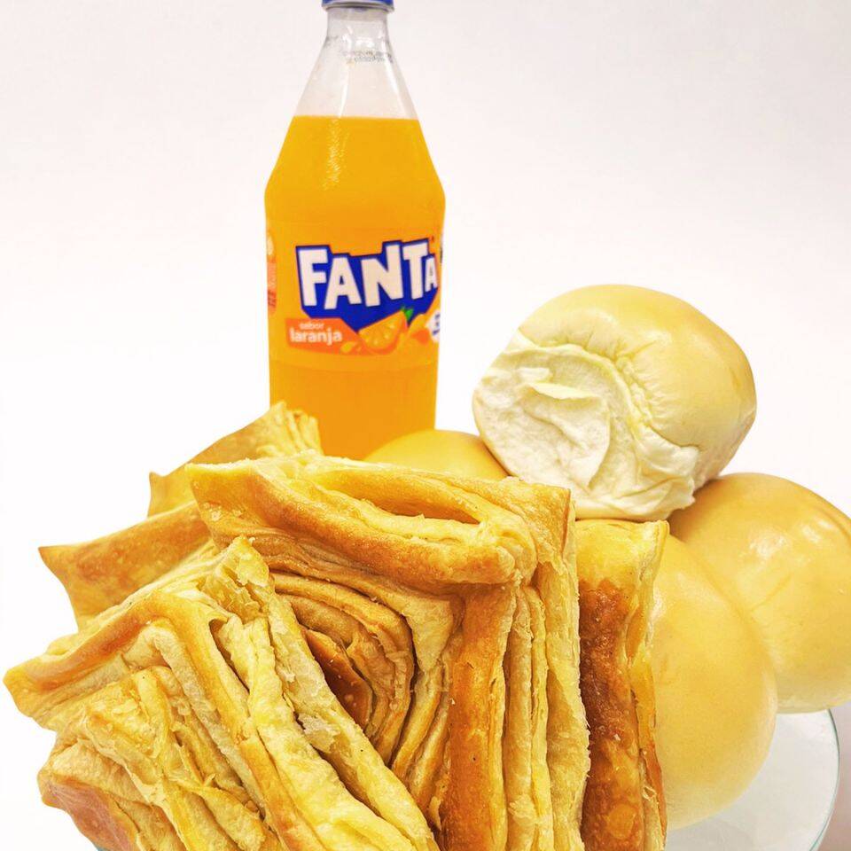 👨👩👧 Combo Família
* 5 salgados variados
* 5 pães
* Refrigerante 1L