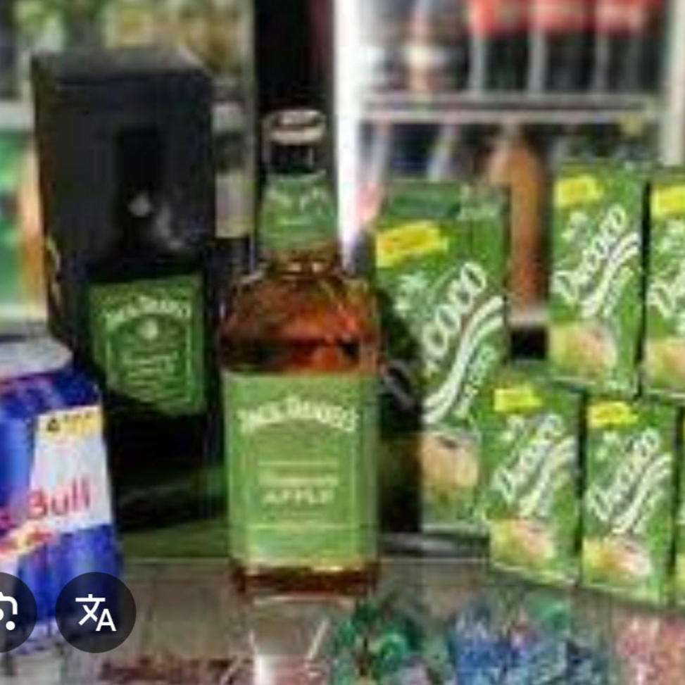 WHISKEY JACK MAÇA VERDE,5 RED BULL,5 GELOS DUCOCO,3 COPOS E 3 CANUDOS