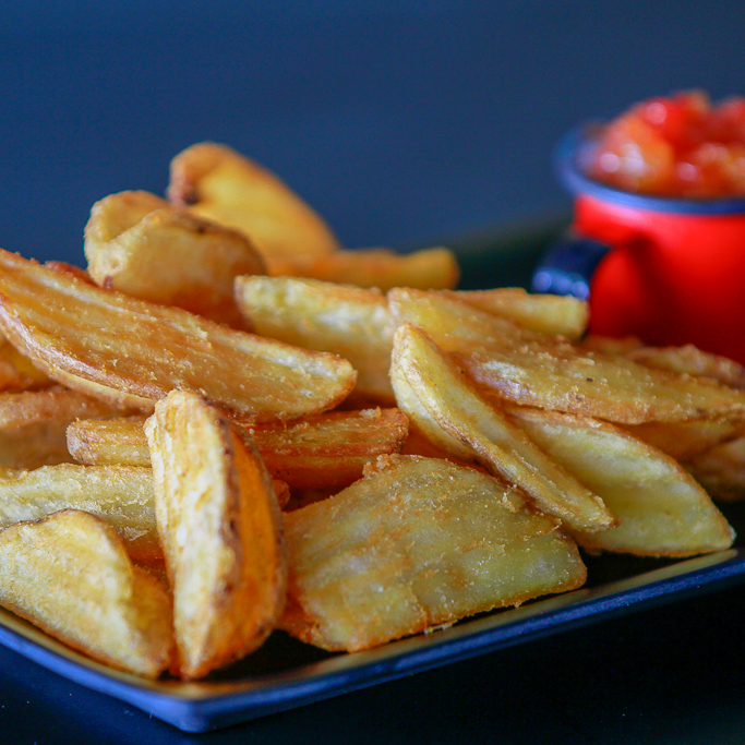 Batata Canoa 300g Crocante por Fora e Macia por Dentro, Servida Quentinha para Acompanhar o Seu Burguer com Muito Sabor.