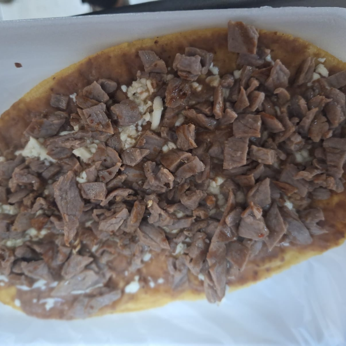 Huarache de Cecina