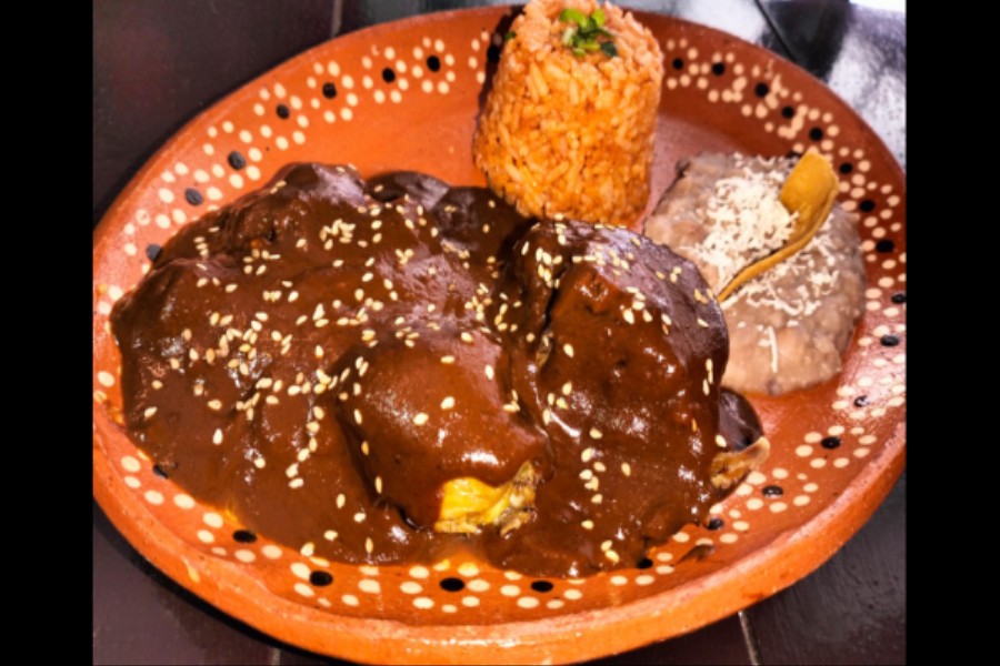 POLLO CON MOLE