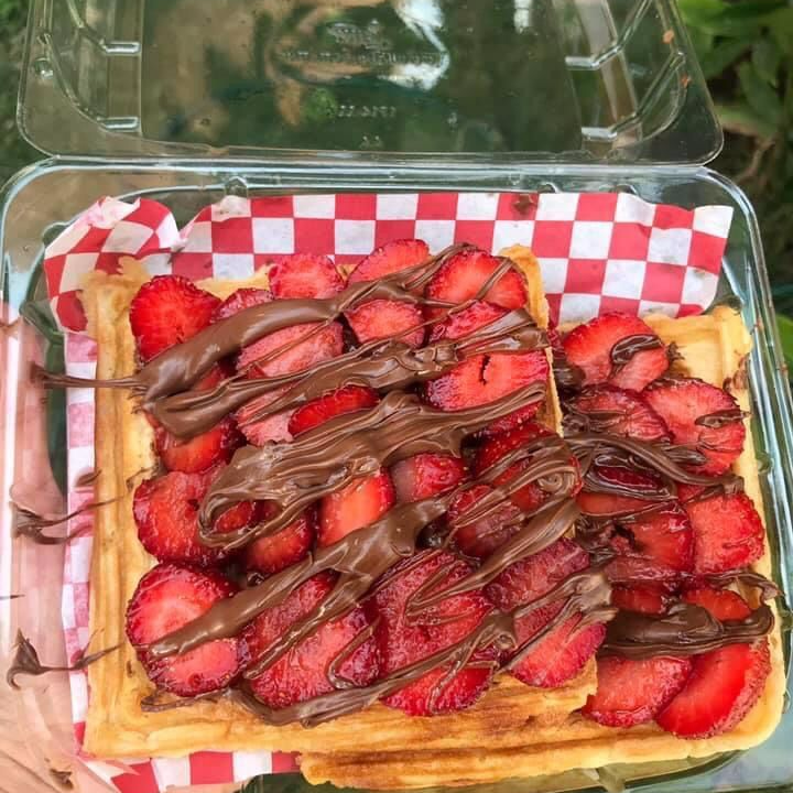 Waffle Nutella y Fresas Naturales