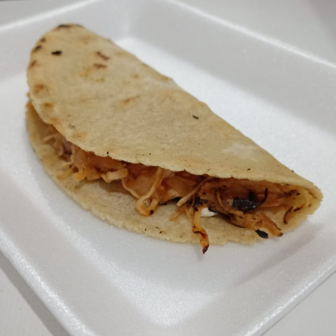 QUESADILLA DE TINGA DE POLLO