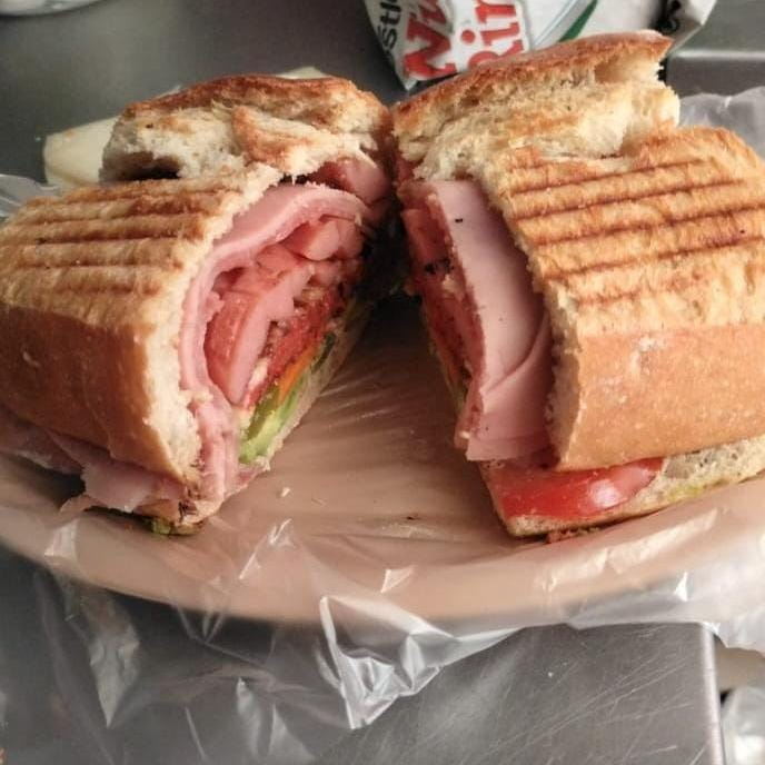 Torta de Arrachera con Queso