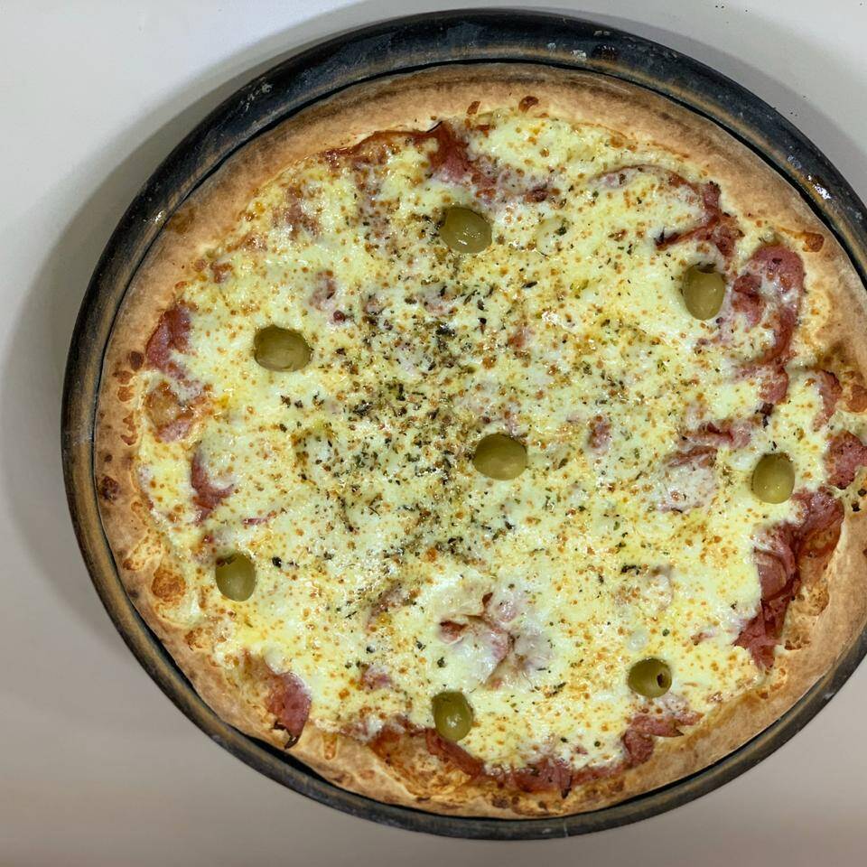 MOLHO DE TOMATE CALABRESA FATIADA MUSSARELA E AZEITONA