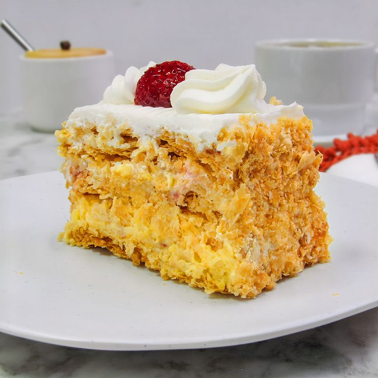 Milhojas de Crema Pastelera, Chantilly y Fresas