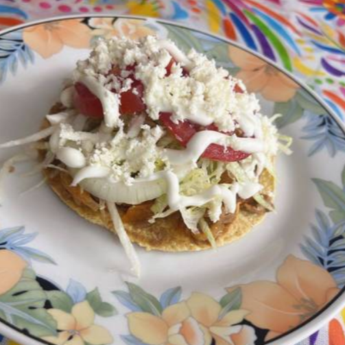 Tostadas de Deshebrada de Res