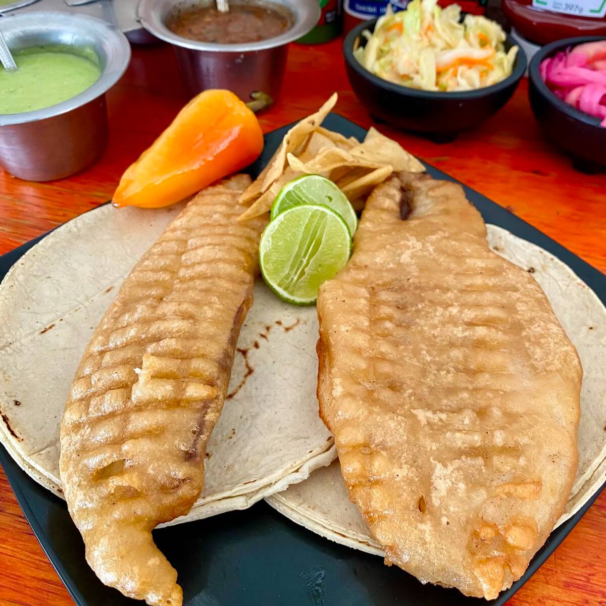 2 Tacos de Pescado Zarandeado