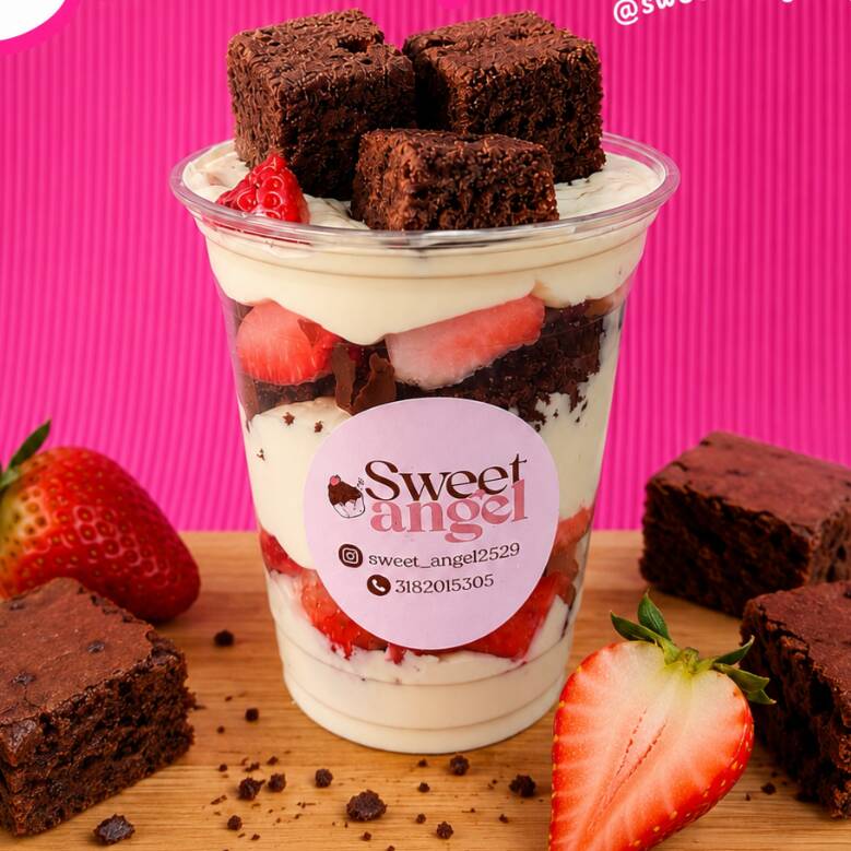 Fresas con Crema + Brownie.