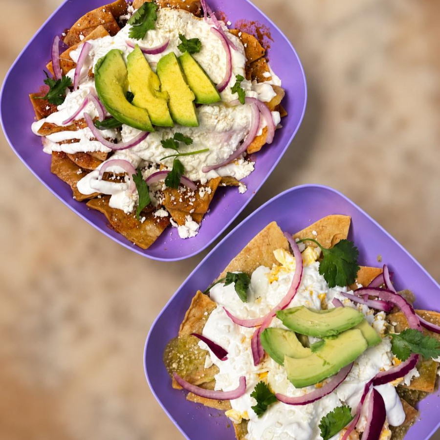 CHILAQUILES ROJOS + VERDES