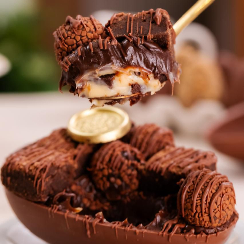 Casca de chocolate belga com brigadeiro belga e brigadeiro de Ninho, com pedaços de brownie. Intenso, cremoso e irrestivel. Aprox. 470g