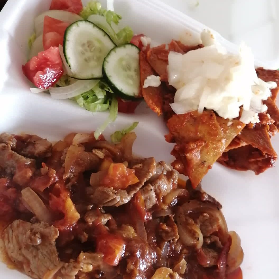 Bistec Ranchero con Chilaquiles