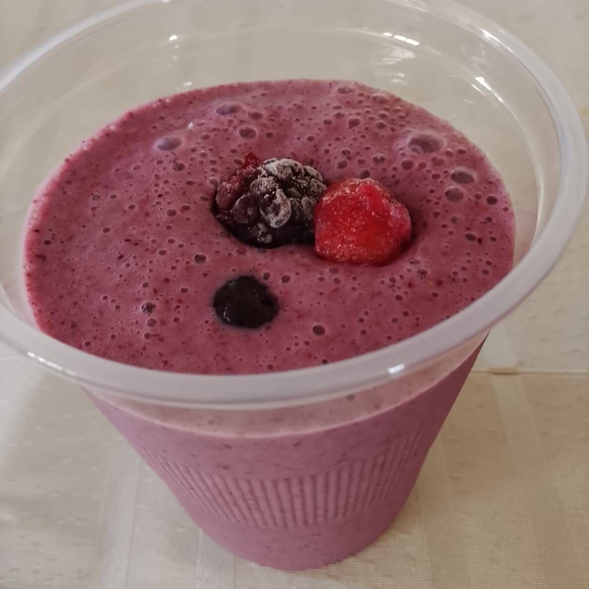 1 LITRO DE LICUADO FRESA Y PLATANO.