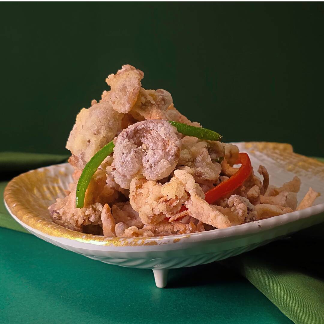 Shimeji branco crocante, temperado com sal aromatizado, com toque de pimentões coloridos.