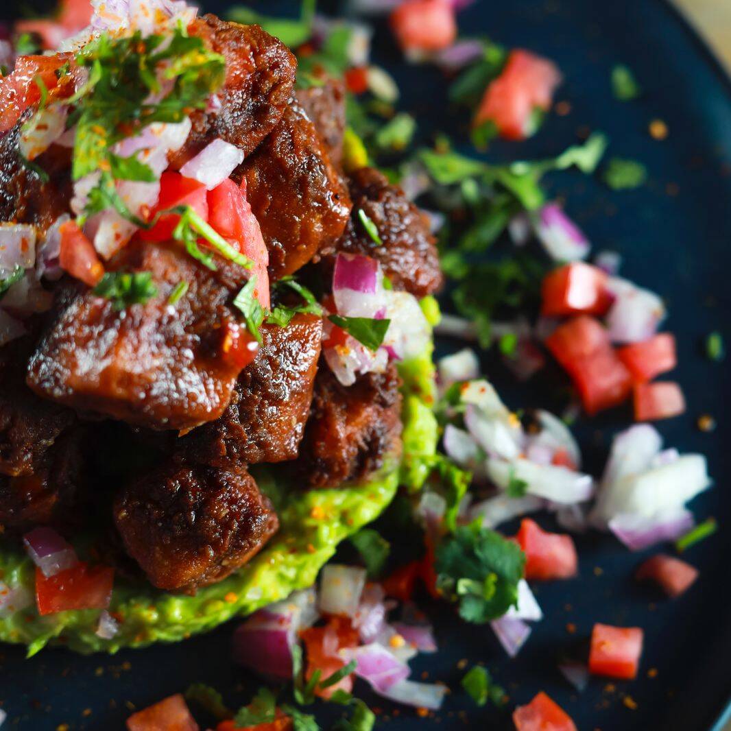 Tostada de Chicharrón de Atún