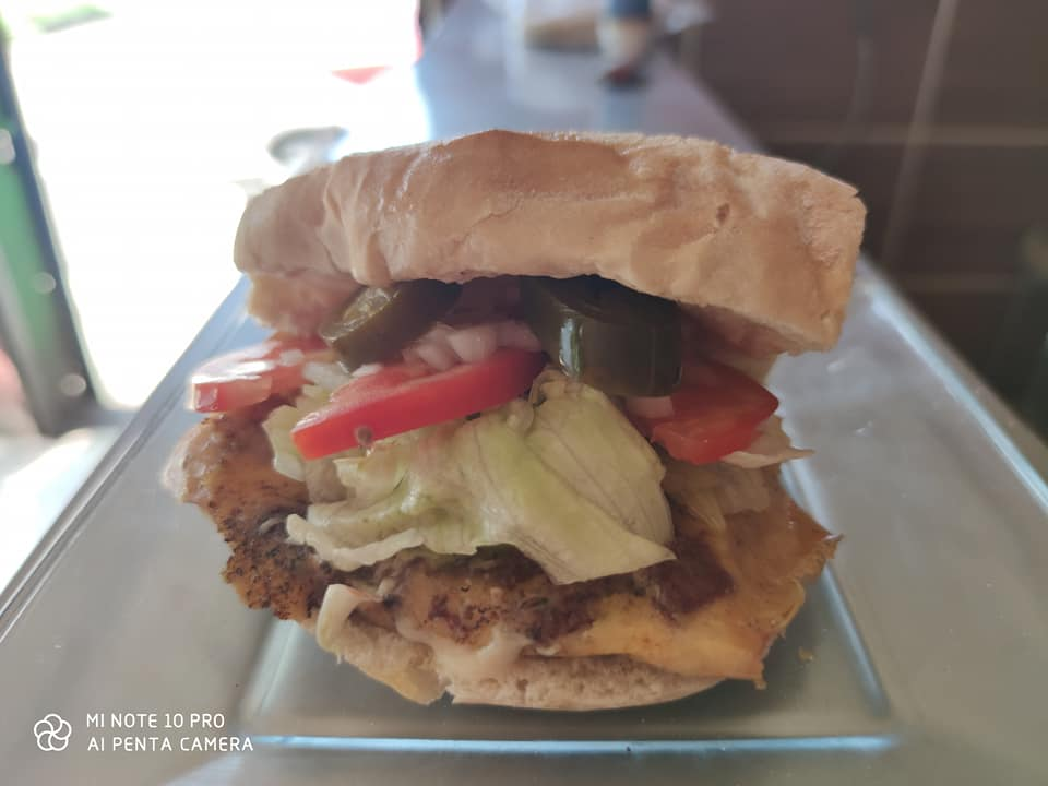 2 tortas cubanas + 1 lto de agua del dia