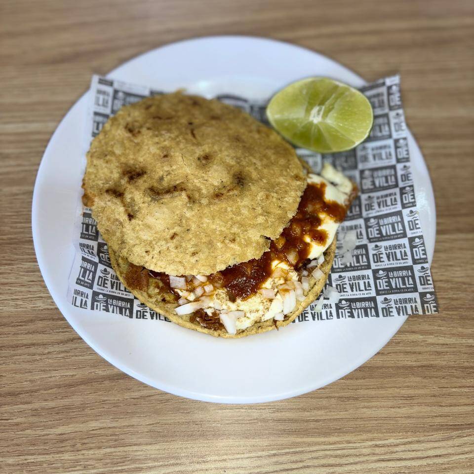 Gordita De Birria