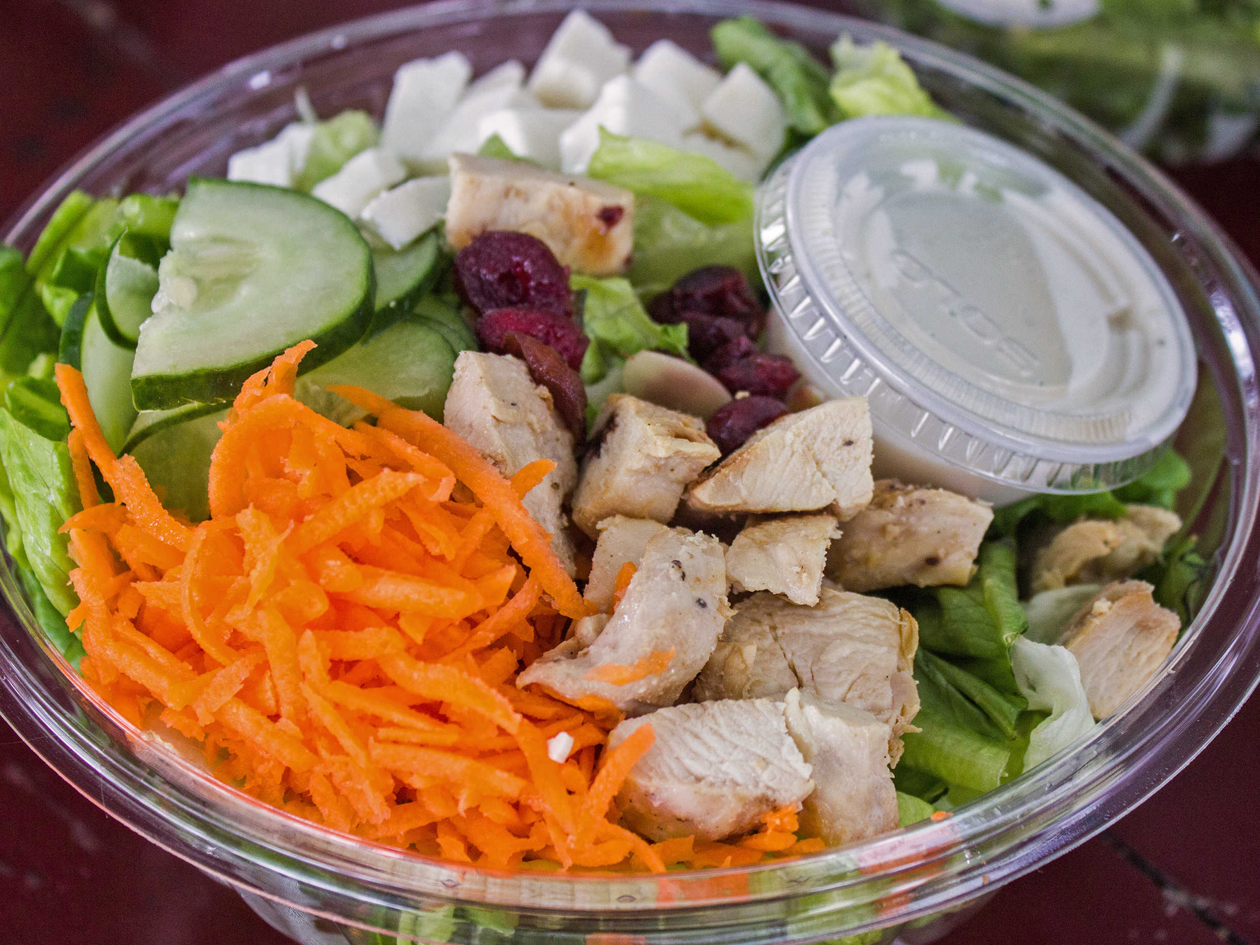 Ensalada Summer + Jugo de Naranja 500 ml