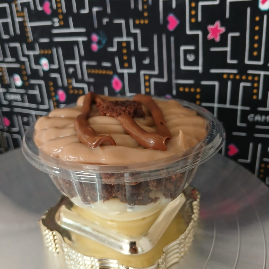 brigadeiro de Ninho, brownier e um creme de Nutella