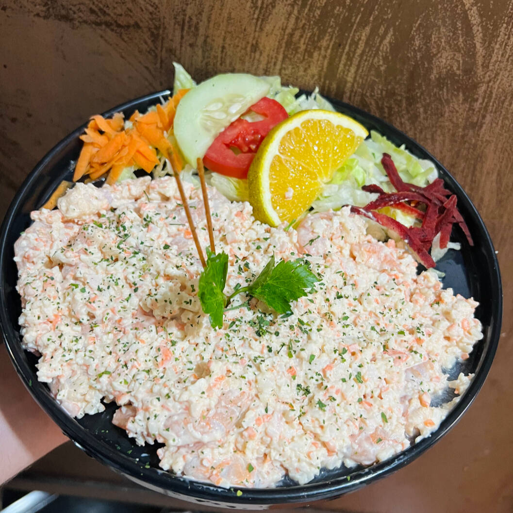 Ensalada MAFI, con Surimi y Aderezo De La Casa