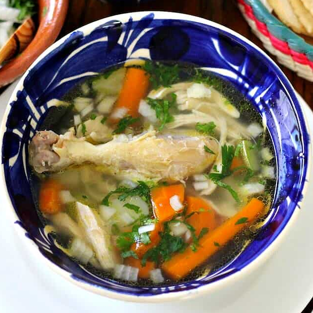 Caldo de Pollo