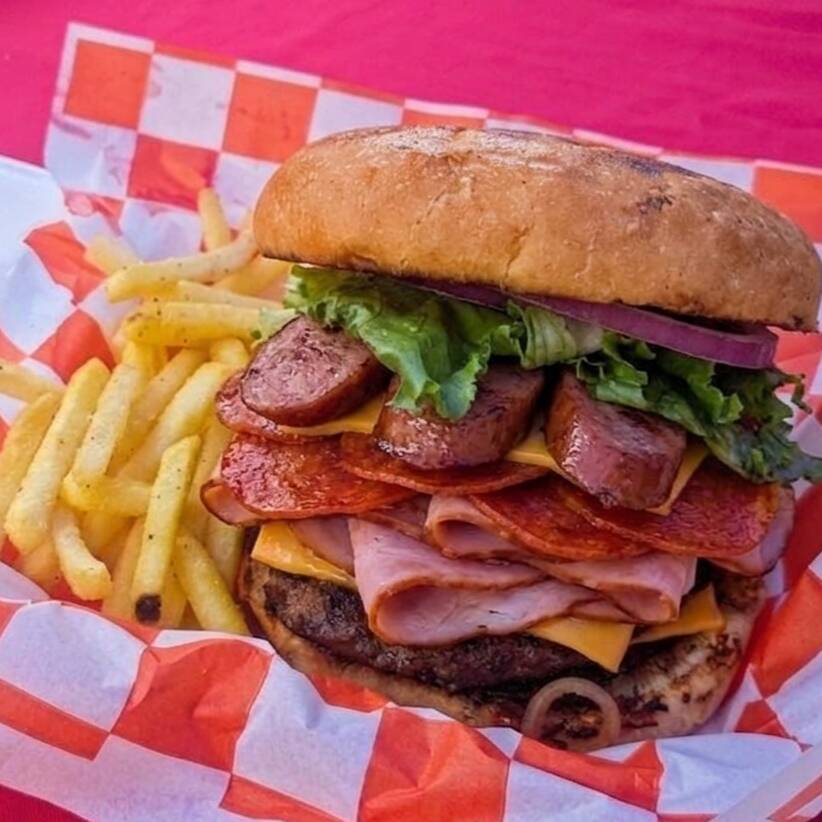 Hamburguesa Especial con Papas a la Francesa