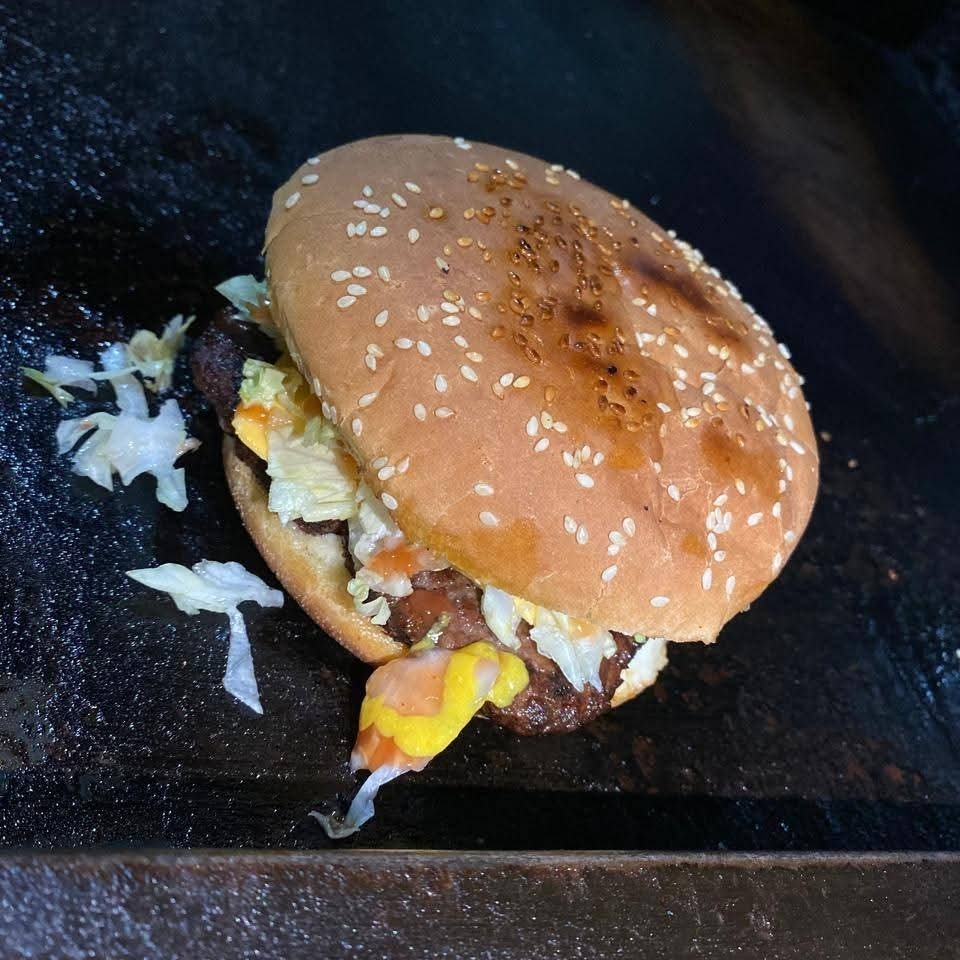 Hamburguesa Sencilla con Coca Cola Lata