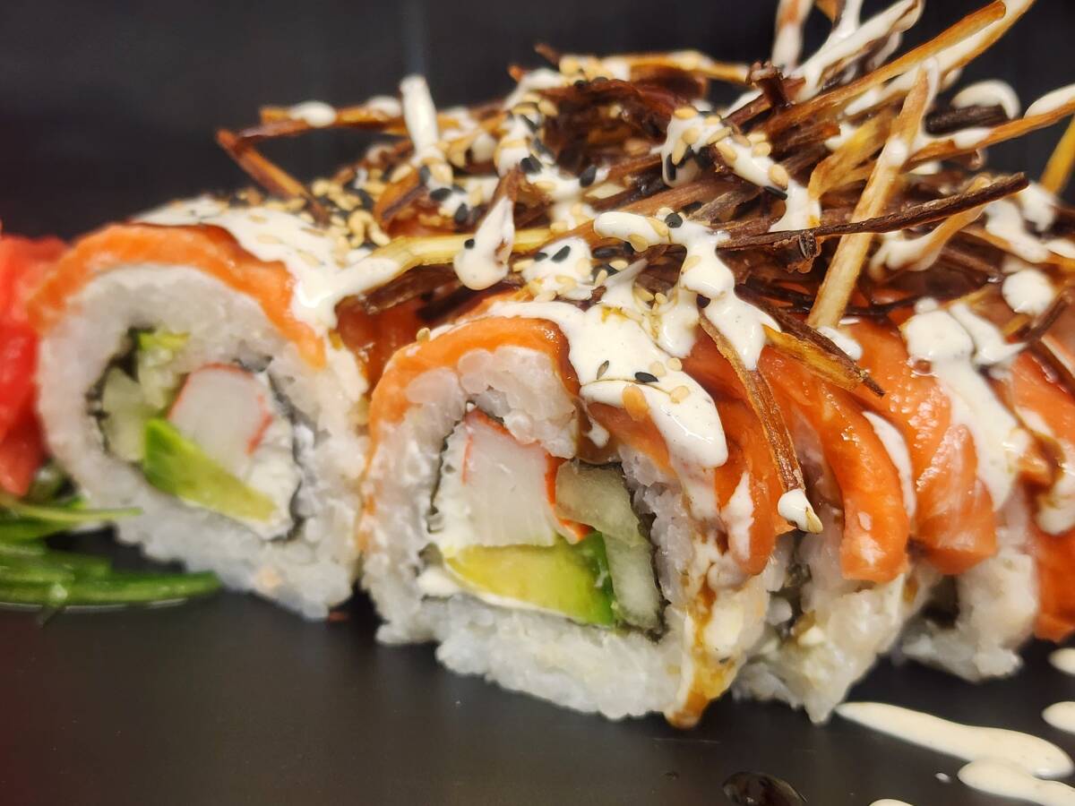 KURO ROLL SUSHI