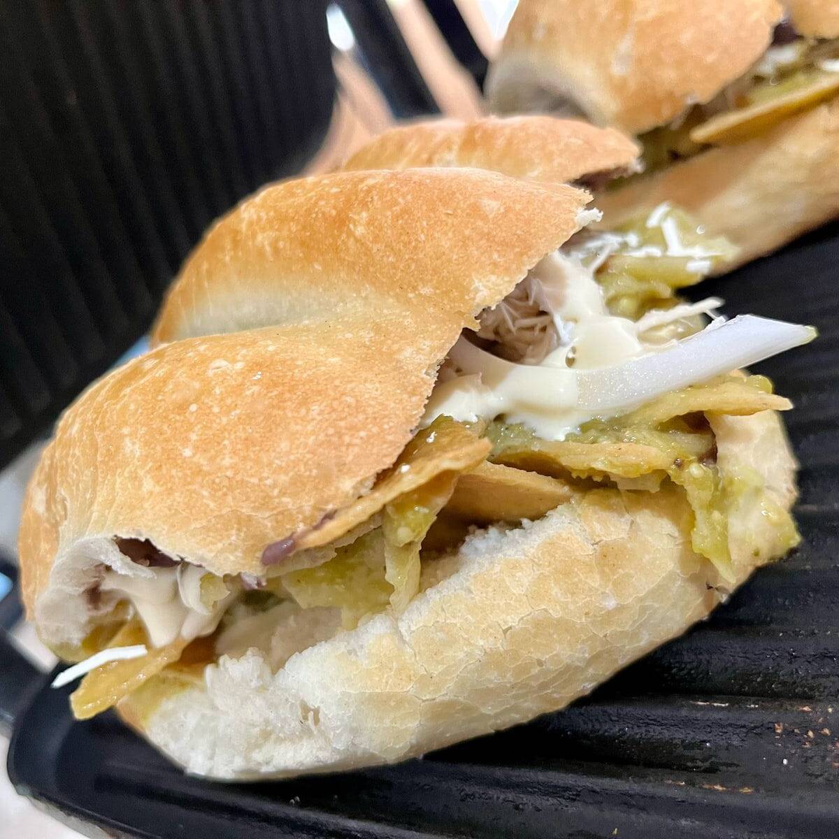 Torta de Chilaquiles Verdes