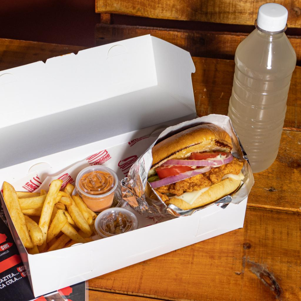 PROMOCION CRISPY LUIGGUI + 1/2 LITRO DE AGUA