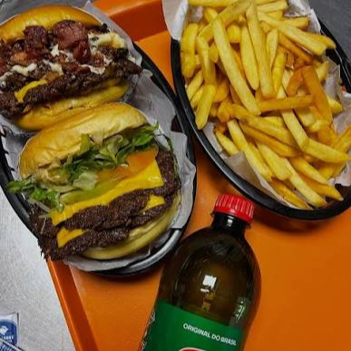 04 Mini bacon, 01 porção de fritas tradicional, 01 refrigerante 2 litros 2 x beleza + 1 burgão, 01 porção de fritas tradicional, 01 refrigerante 2 litros (MANDAR A OPÇÃO ESCOLHIDA DE REFRIGERANTE NO NOSSO CHAT)