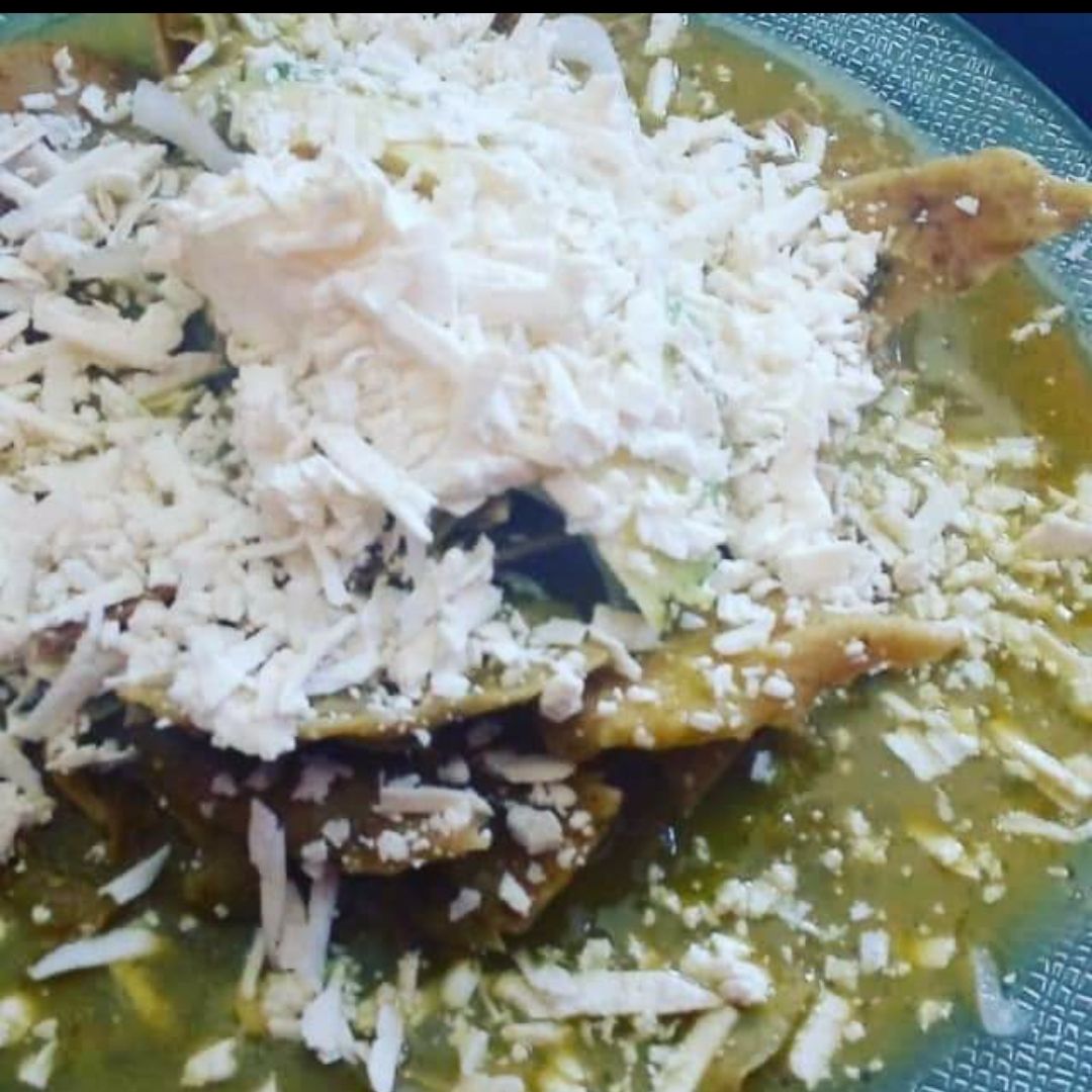 CHILAQUILES SENCILLOS G.+ 1L. DE AGUA DEL DÍA