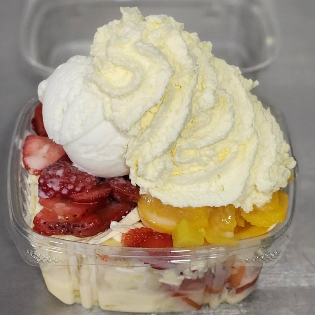 ENSALADA MEDIANA CON QUESO Y CHANTILLY